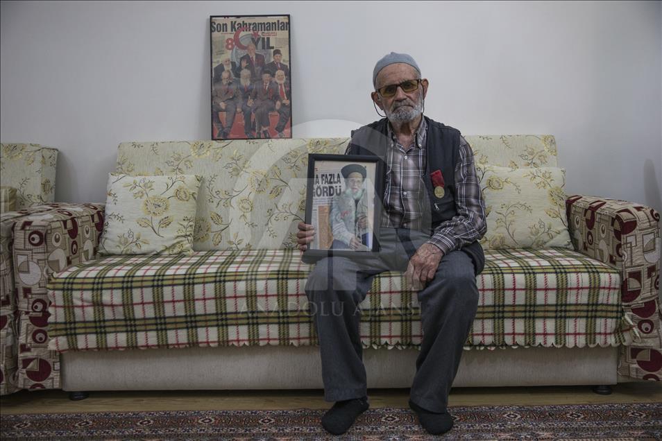 Babalarının ''Mirası''nı gururla göğüslerinde taşıyorlar
