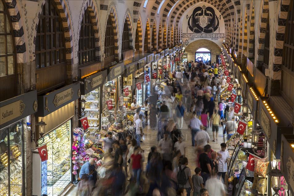351 yıldır tarçın ve karanfil kokan çarşı