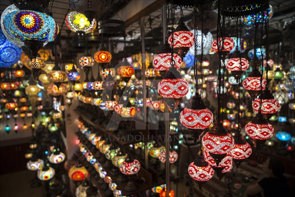 351 yıldır tarçın ve karanfil kokan çarşı