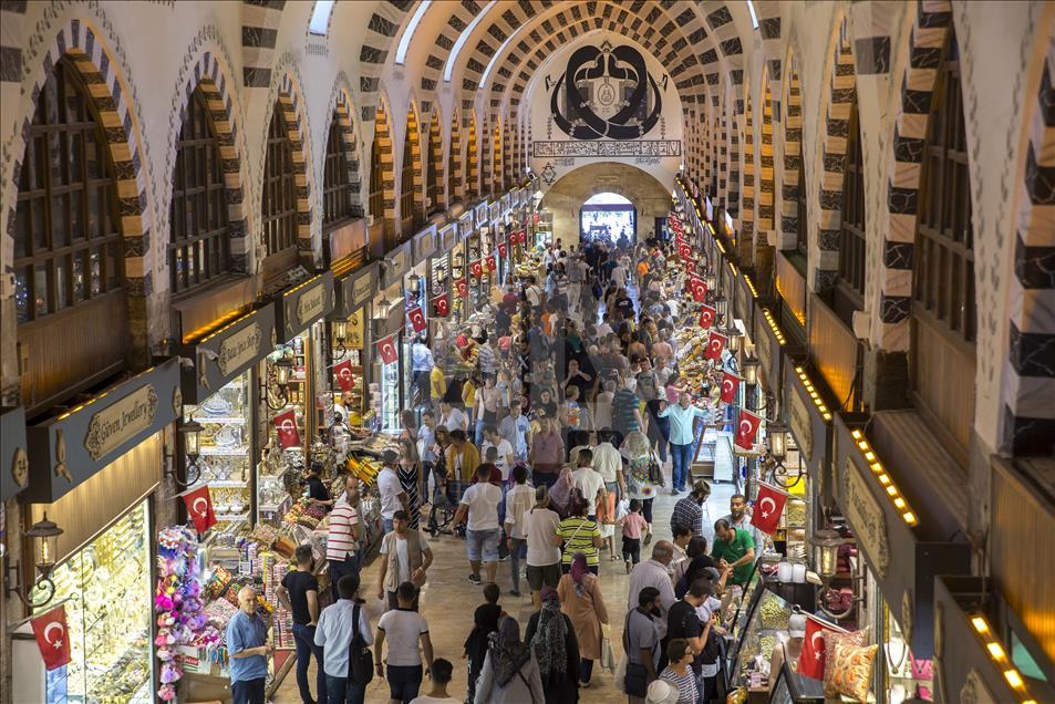 351 yıldır tarçın ve karanfil kokan çarşı