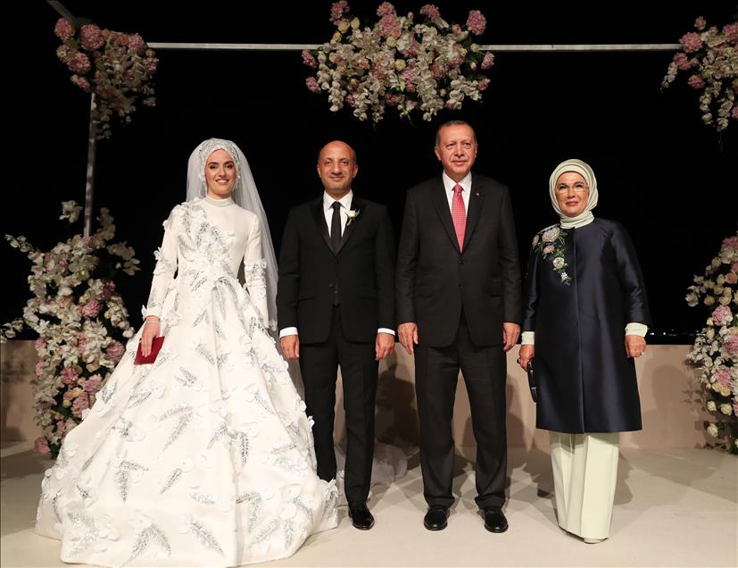أردوغان يشارك بحفل زفاف نائب برلماني في إسطنبول