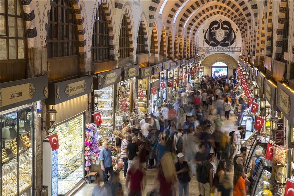 351 yıldır tarçın ve karanfil kokan çarşı