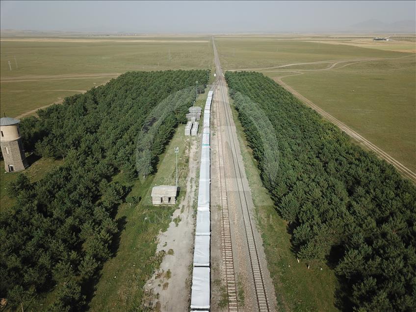 Bozkirin Ortasindaki Vaha Selim Tren Istasyonu Anadolu Ajansi