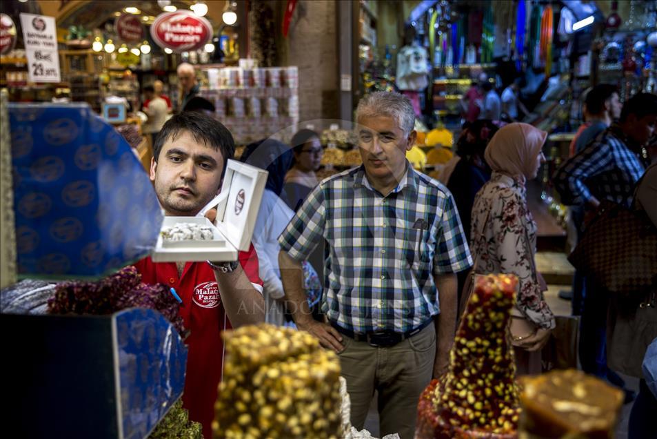 351 yıldır tarçın ve karanfil kokan çarşı