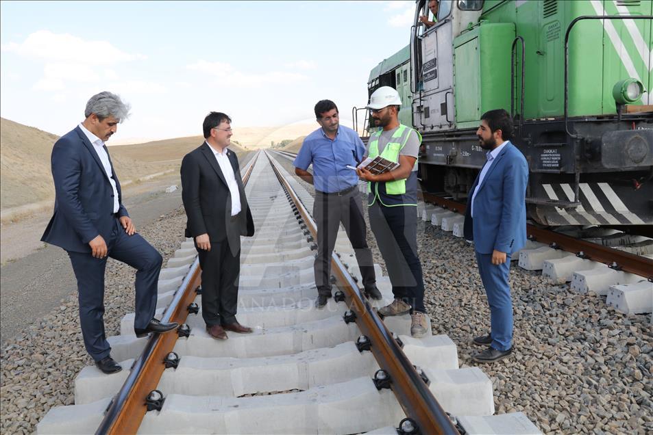 Ankara-Sivas YHT hattında ray serimi