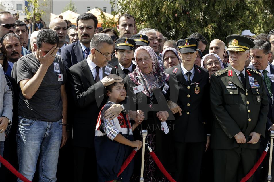 Şehit Serkan Dökmeci son yolculuğuna uğurlandı