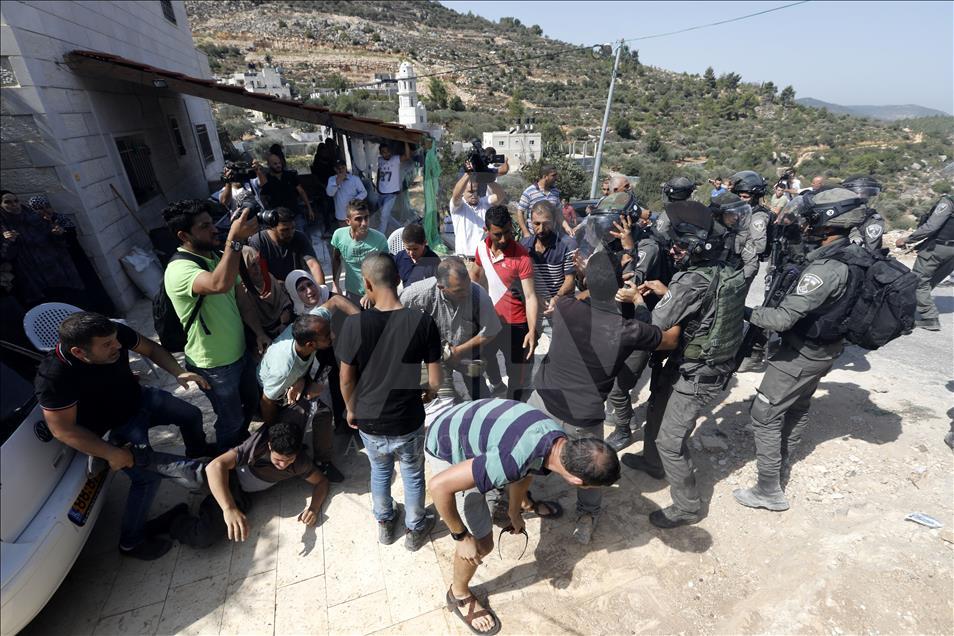 Israel bongkar bangunan milik warga Palestina