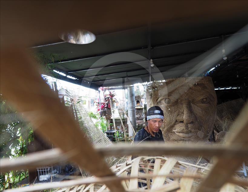 Bali Adası'ndaki bambu heykeli