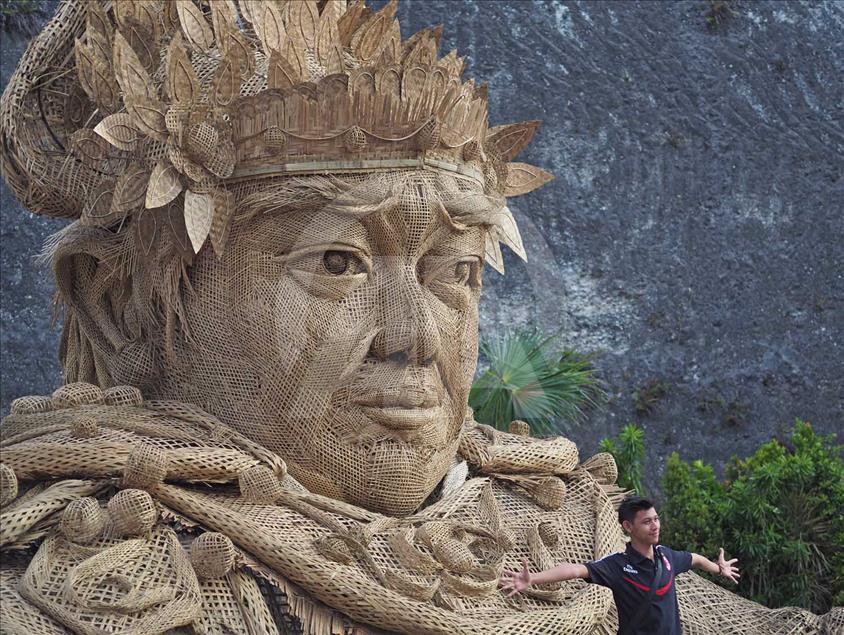 Construyen estatua gigante orgánica en Bali, Indonesia