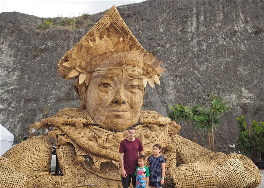 Bali Adası'ndaki bambu heykeli