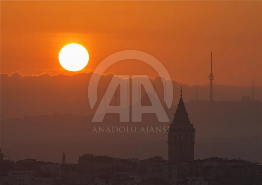 Matahari terbit di Istambul