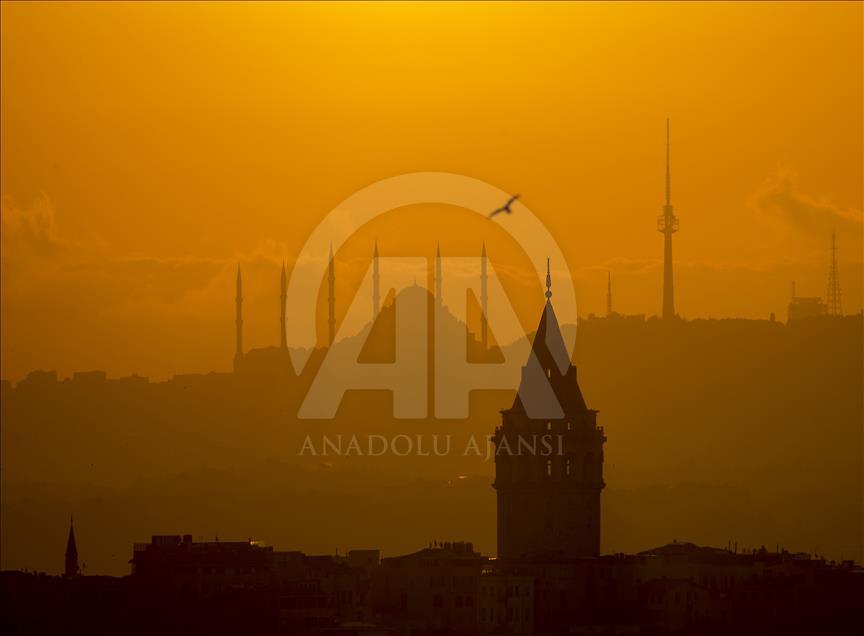 Matahari terbit di Istanbul