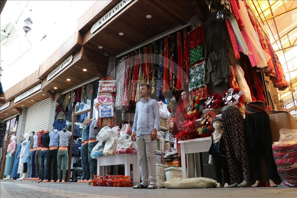 Esnaf gelenek ve görenekleri "Yanık Çarşı"da yaşatıyor