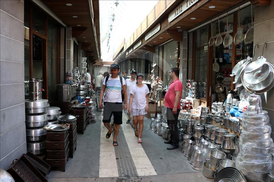 Esnaf gelenek ve görenekleri "Yanık Çarşı"da yaşatıyor