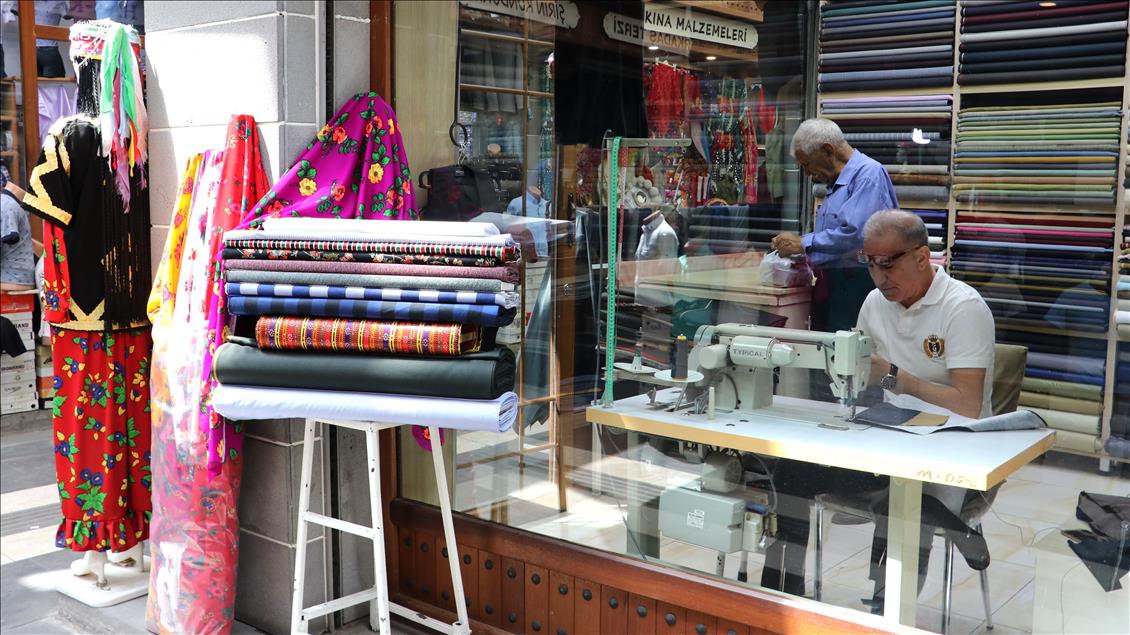 Esnaf gelenek ve görenekleri "Yanık Çarşı"da yaşatıyor