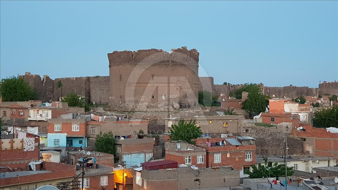 Tarihi yapıların asırlık yolculuğu aynı kadrajdan görüntülendi