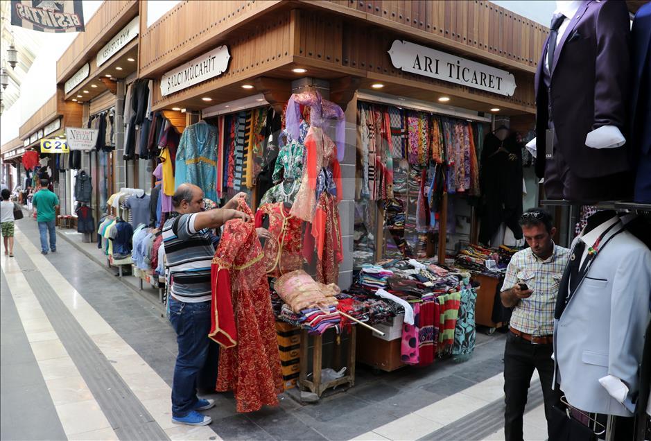 Esnaf gelenek ve görenekleri "Yanık Çarşı"da yaşatıyor