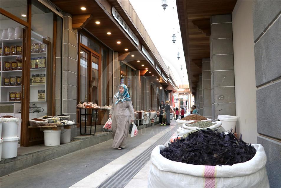 Esnaf gelenek ve görenekleri "Yanık Çarşı"da yaşatıyor