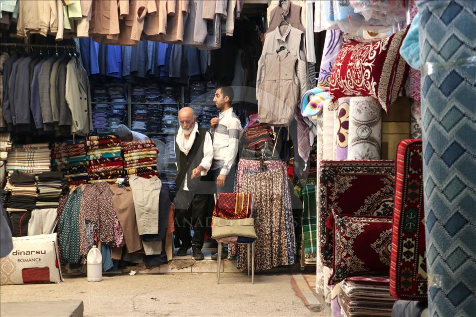 Esnaf gelenek ve görenekleri "Yanık Çarşı"da yaşatıyor