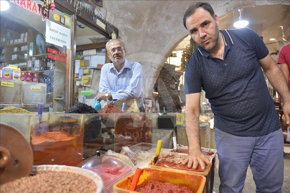 Tarihi şehrin baharat kokan çarşısı
