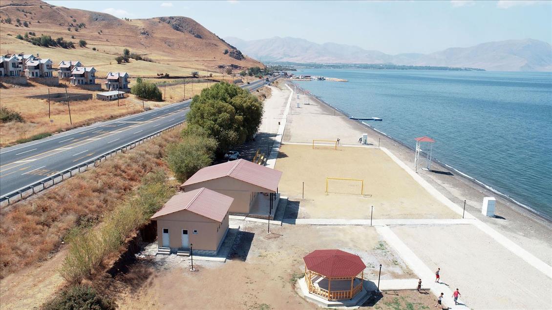 Van Gölü sahiline yeni plaj
