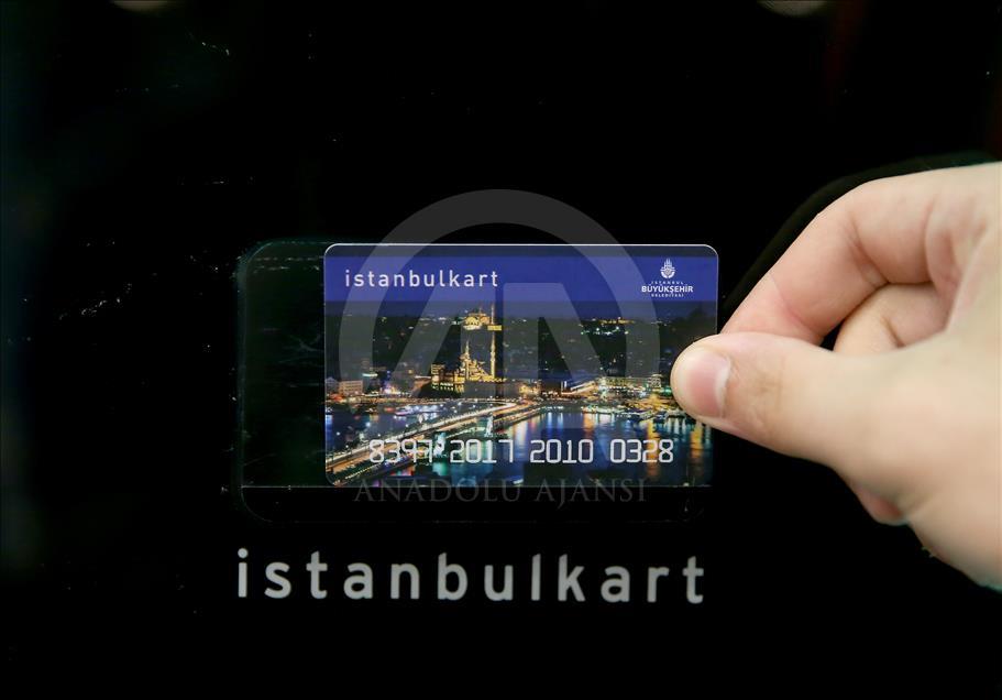 İBB'nin yerli ve milli Akıllı Geri Dönüşüm Konteyneri tanıtıldı