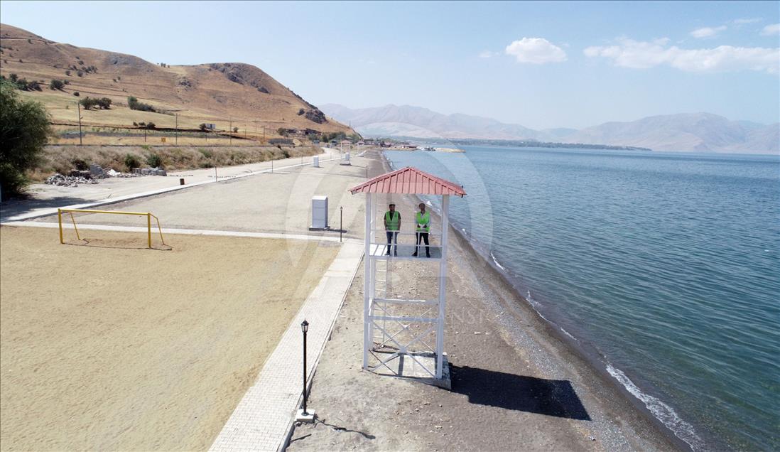 Van Gölü sahiline yeni plaj