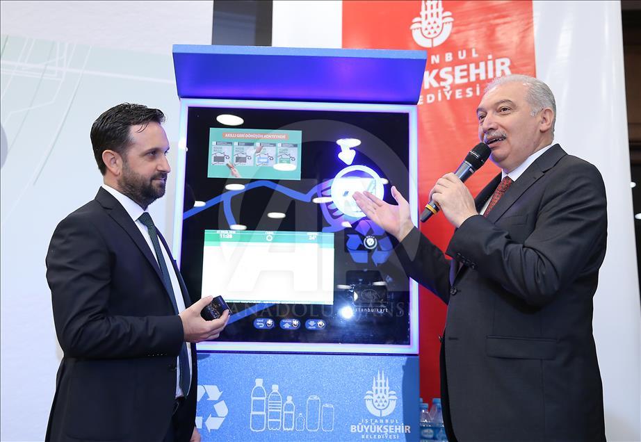İBB'nin yerli ve milli Akıllı Geri Dönüşüm Konteyneri tanıtıldı