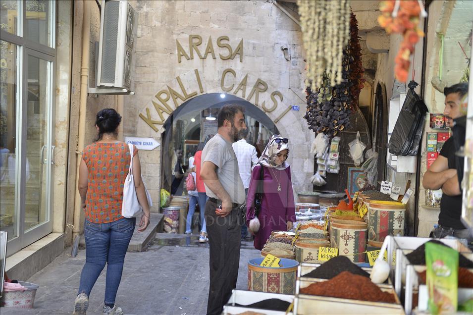 Tarihi şehrin baharat kokan çarşısı