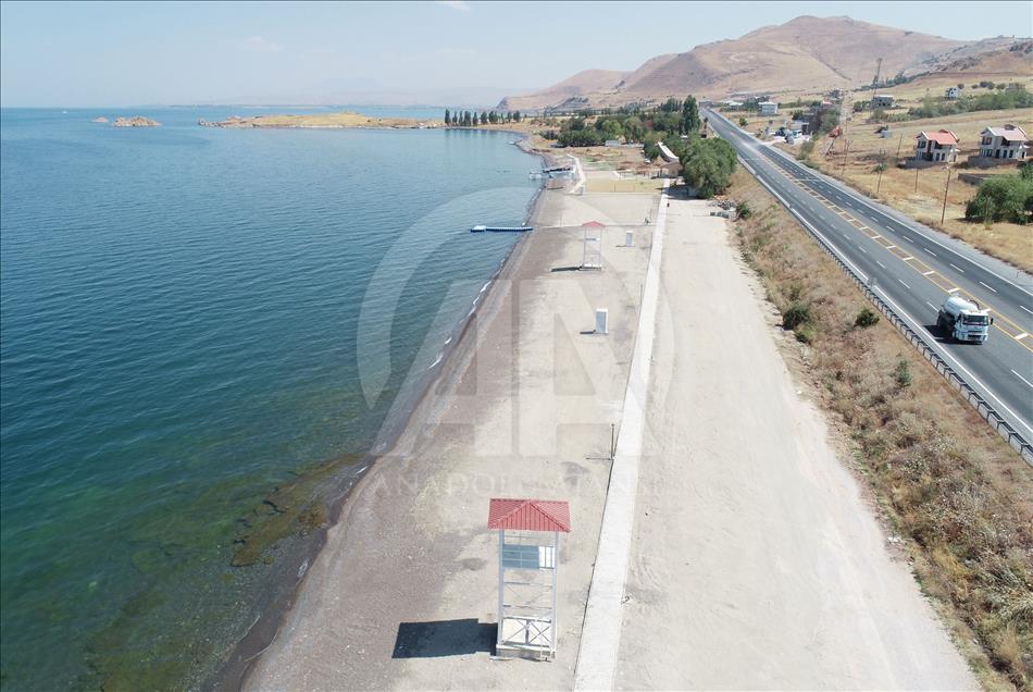 Van Gölü sahiline yeni plaj