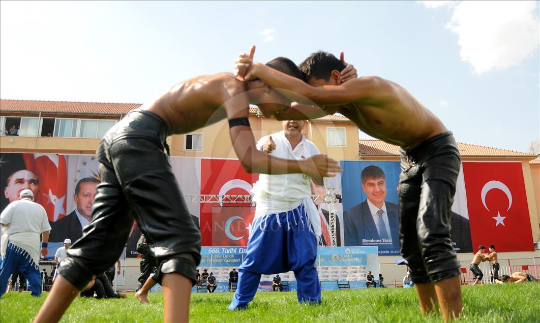 666. Elmalı Yağlı Güreşleri