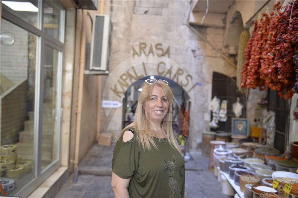 Tarihi şehrin baharat kokan çarşısı