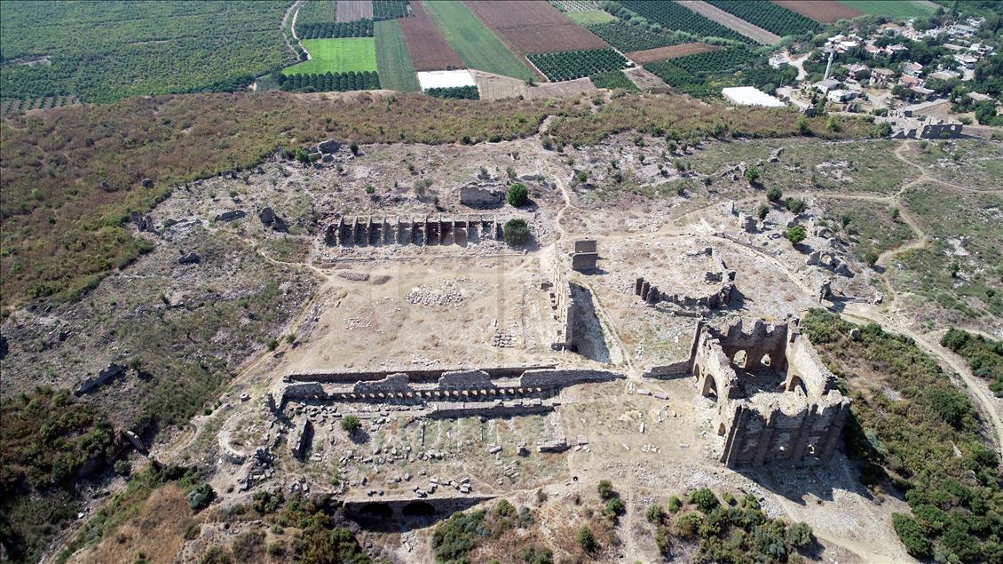"Mühendislik harikası" Aspendos asırlara meydan okuyor