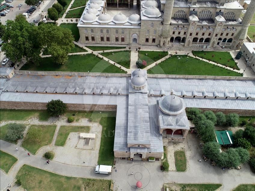Selimiye'nin gelir kapısı "Arasta Çarşısı"
