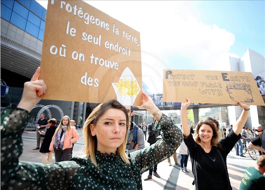 Bruksel, ambientalistët protestë para PE-së