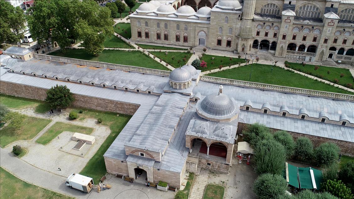 Selimiye'nin gelir kapısı "Arasta Çarşısı"