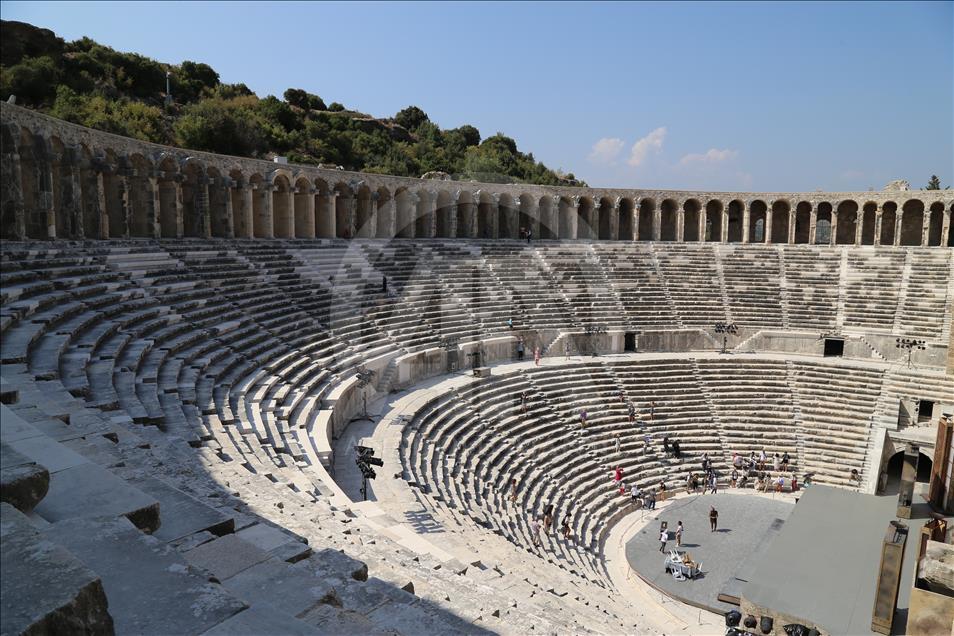 "Mühendislik harikası" Aspendos asırlara meydan okuyor