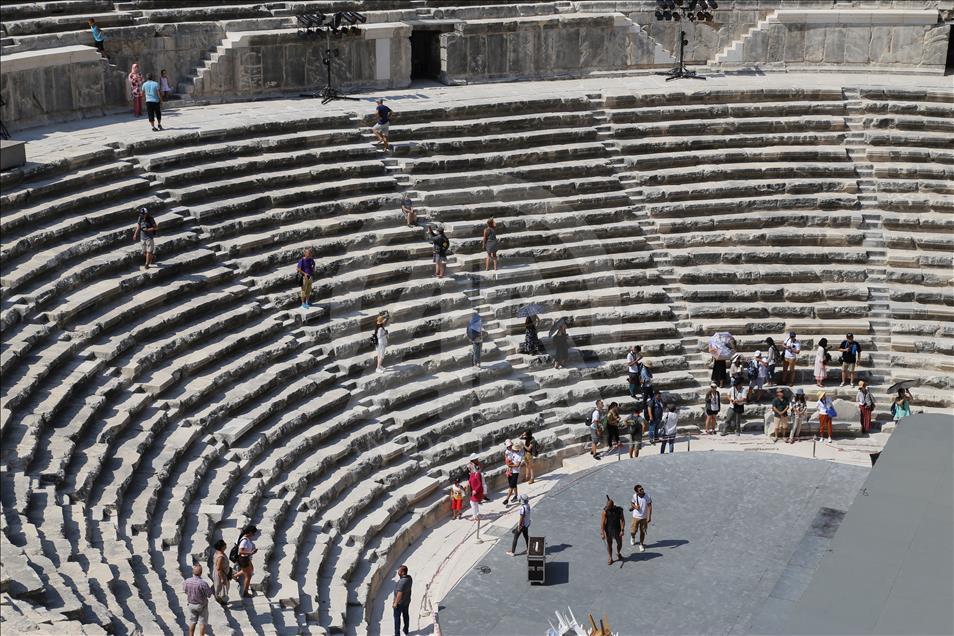 "Mühendislik harikası" Aspendos asırlara meydan okuyor