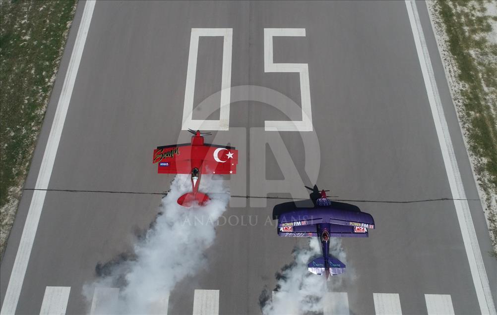 Turska: Otac i kćerka osvajaju nebeske visine kao pioniri akrobatskog zrakoplovstva