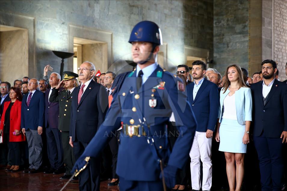 CHP Genel Başkanı Kemal Kılıçdaroğlu, Anıtkabir'i ziyaret etti
