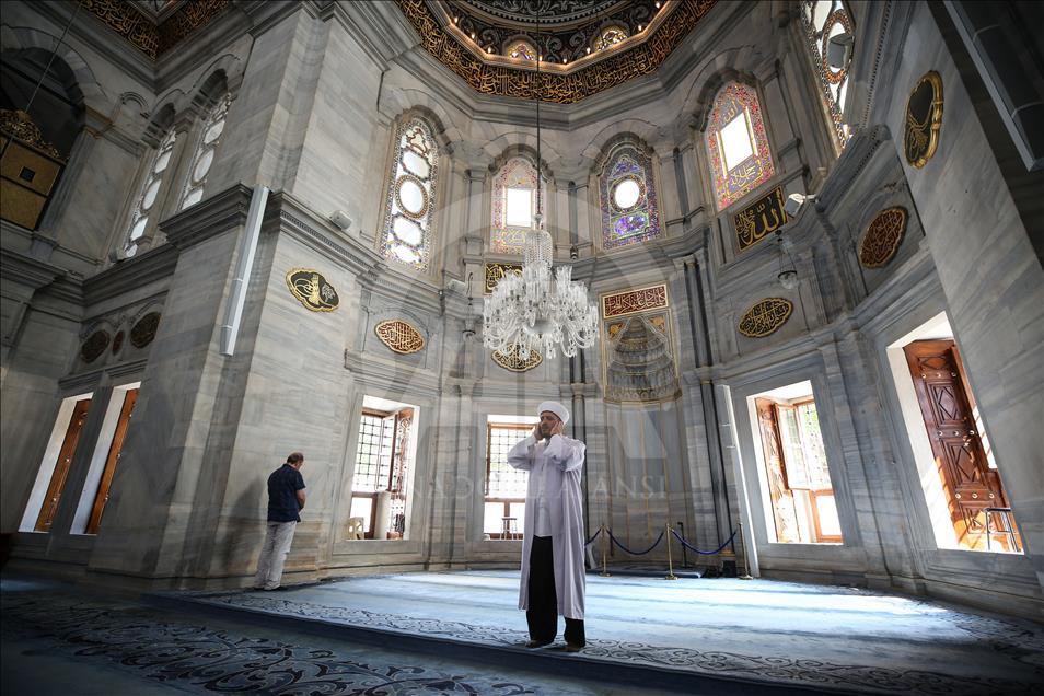 Osmanlı'nın ilk Barok mimari eseri "Nuruosmaniye"
