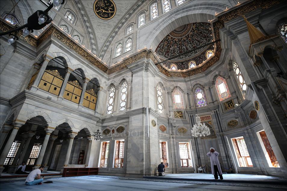 Osmanlı'nın ilk Barok mimari eseri "Nuruosmaniye"