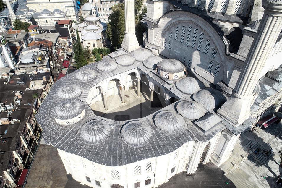 Osmanlı'nın ilk Barok mimari eseri "Nuruosmaniye"