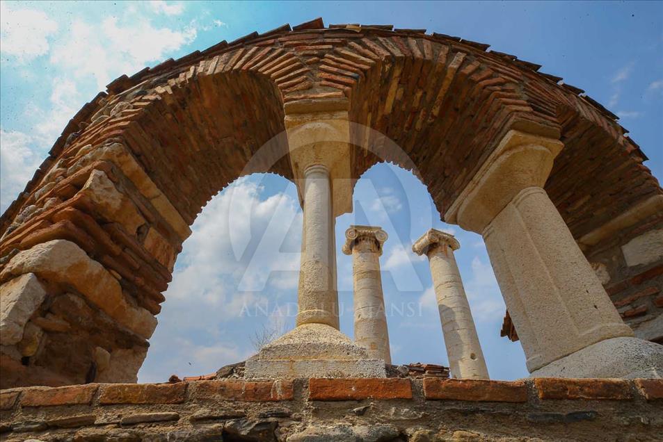 La antigua ciudad turca de Sardes atrae a turistas