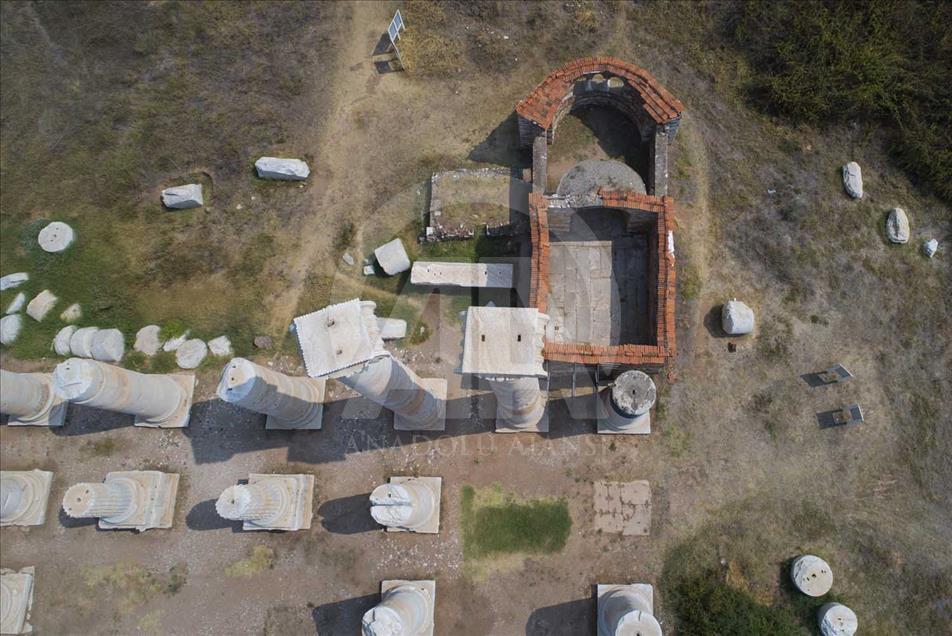 La antigua ciudad turca de Sardes atrae a turistas