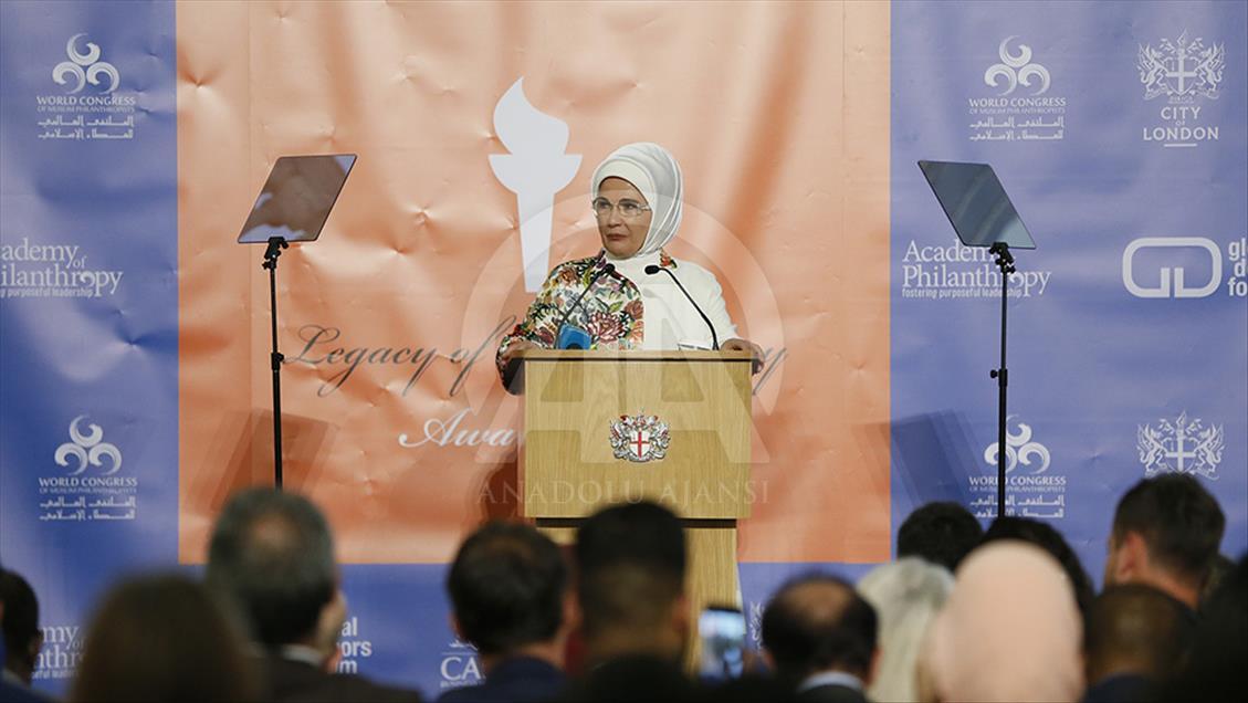 Turkish first lady receives humanitarian service award