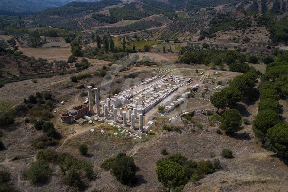 La antigua ciudad turca de Sardes atrae a turistas