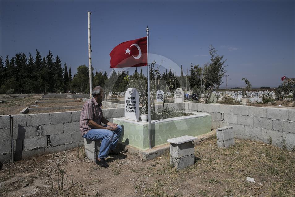 Aileler Reyhanlı kurbanlarının mezarlarına koştu