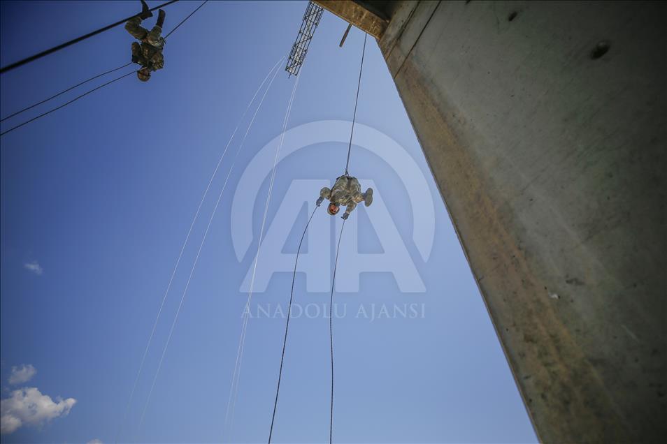 "Dağların kartalları"nın nefes kesen eğitimi