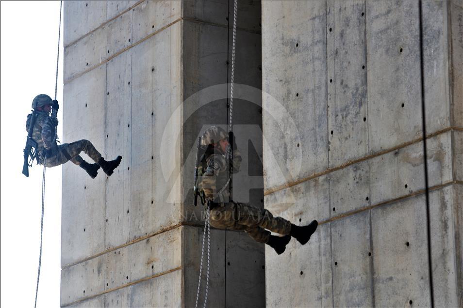 "Dağların kartalları"nın nefes kesen eğitimi